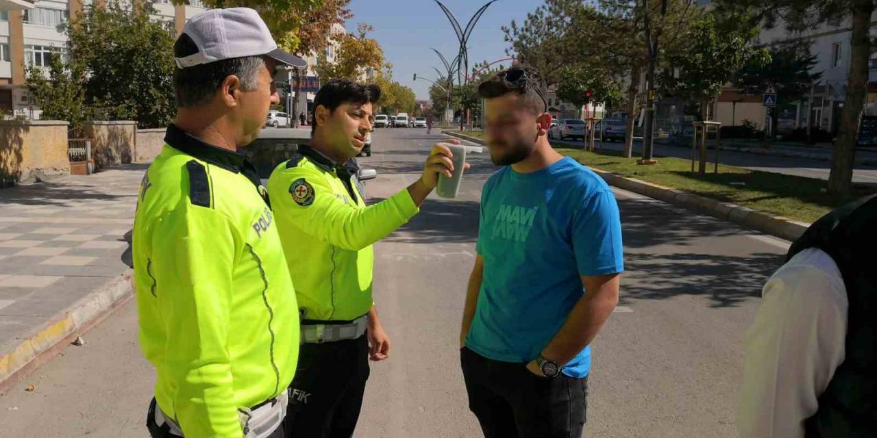 Alkolden Ehliyeti Alıkonulan Sürücü Sigortasız Araçla Kaçarken Yakalandı