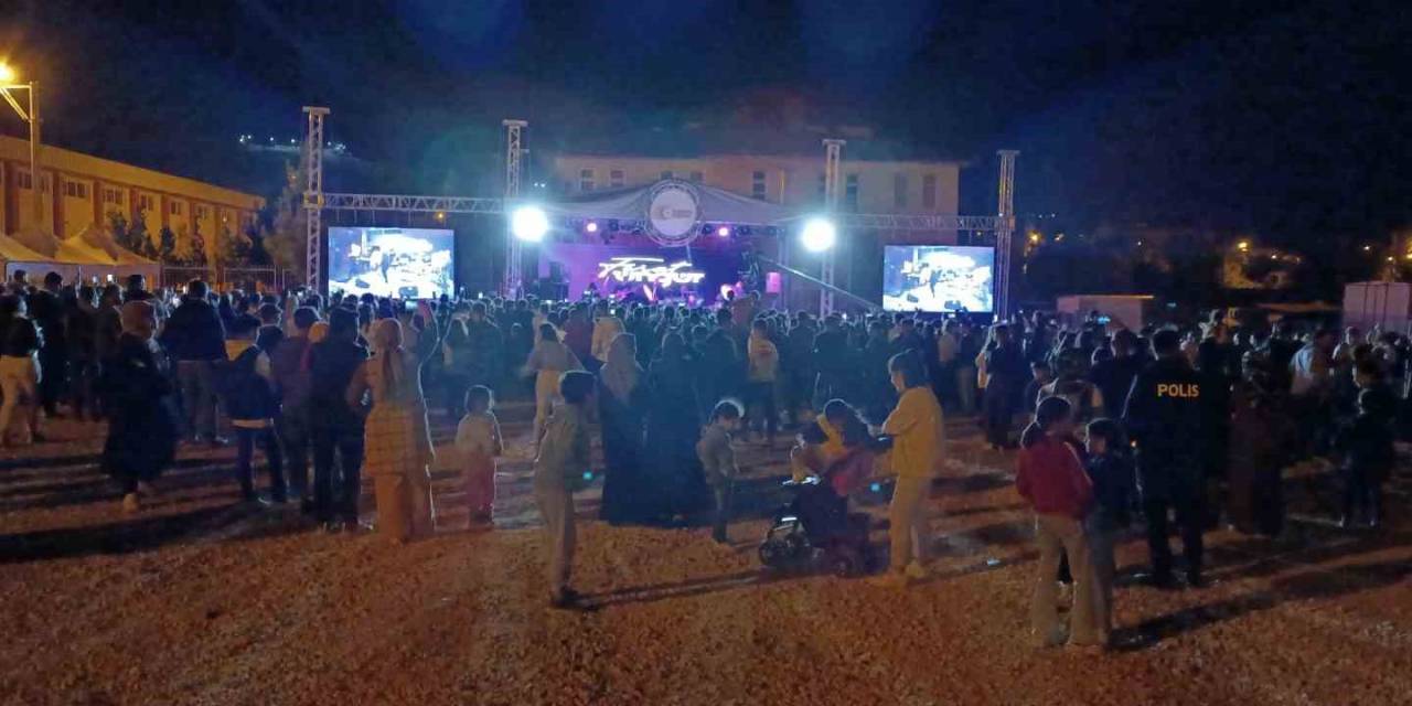 Dicle’de 2 Gün Süren Bağ Bozumu Festivali Konserlerle Tamamlandı