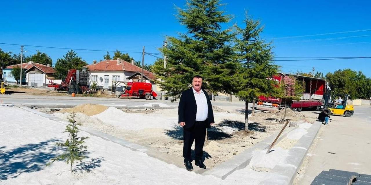 Parktaki Yenileme Çalışmaları Devam Ediyor