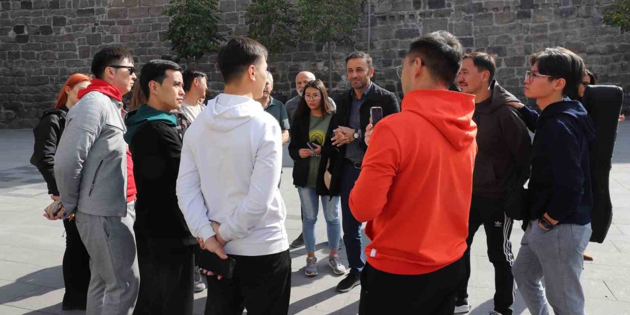 Büyükşehir Belediyesi Er Turan Grubunu Ağırladı