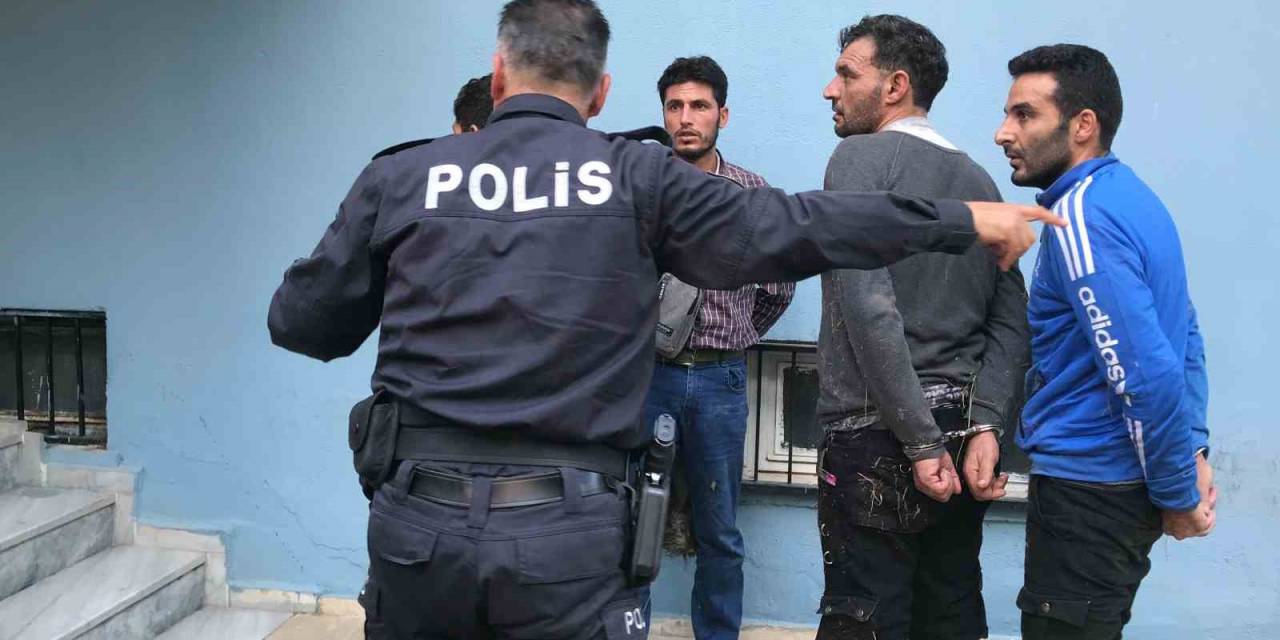 Göçmenler Şehiriçinde 7 Kilometre Süren Kovalamaca Sonucu Kıskıvrak Yakalandı