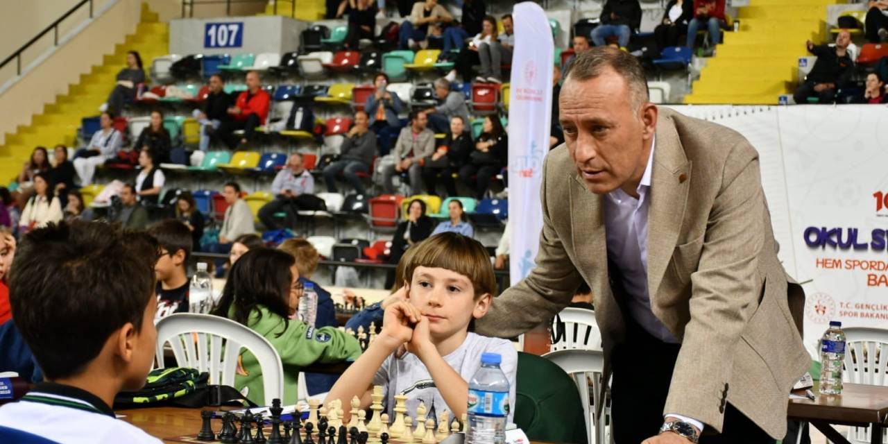 Cumhuriyet Kupası 2. Satranç Turnuvası İlk Hamle İle Başladı