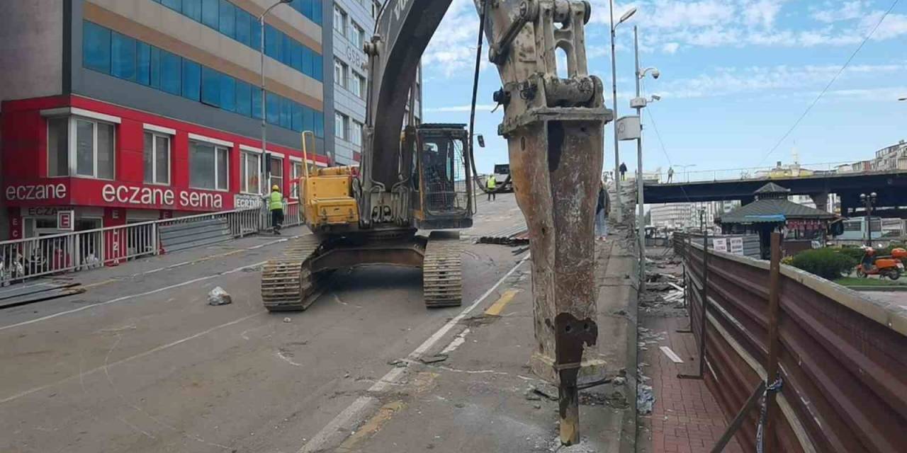 67 Yıllık Köprünün Yıkımına Başlandı