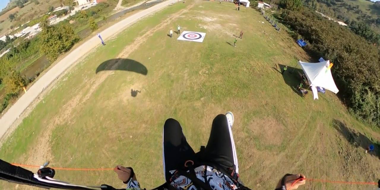 ’yamaç Paraşütü Hedef Yarışması’ Nefes Kesti