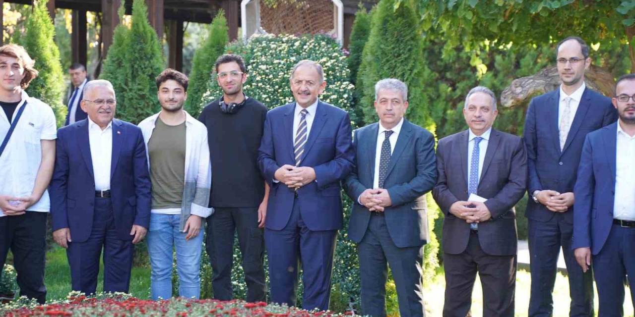 Başkan Büyükkılıç, Bakan Özhaseki’ye Projeler Hakkında Bilgi Verdi