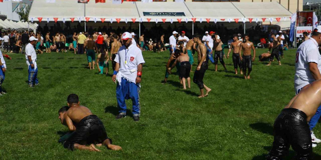 Cumhuriyetin 100. Yılında Gazi Paşa’yı Anma Büyük Yağlı Güreş Müsabakası Yapıldı