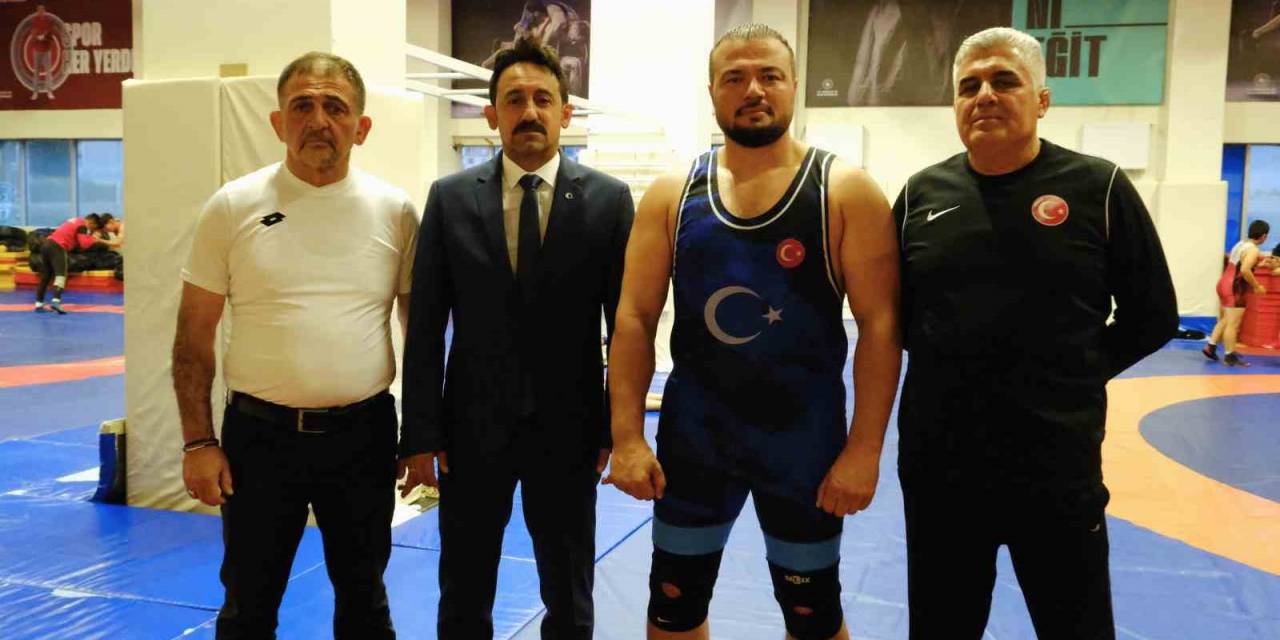 Erzincanlı Pehlivanlar Dünya Şampiyonasına Uğurlandı