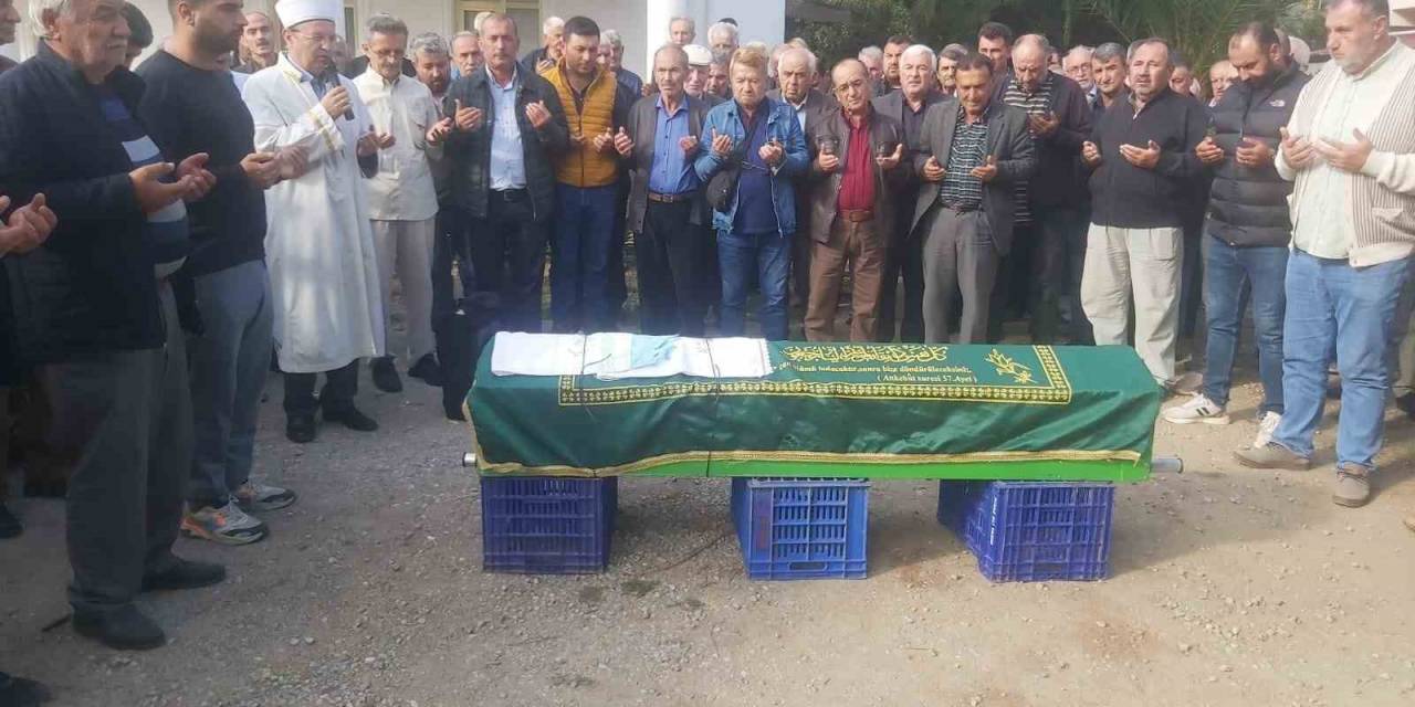 Başkan Ahmet Kanlı Son Yolculuğuna Dualarla Uğurlandı