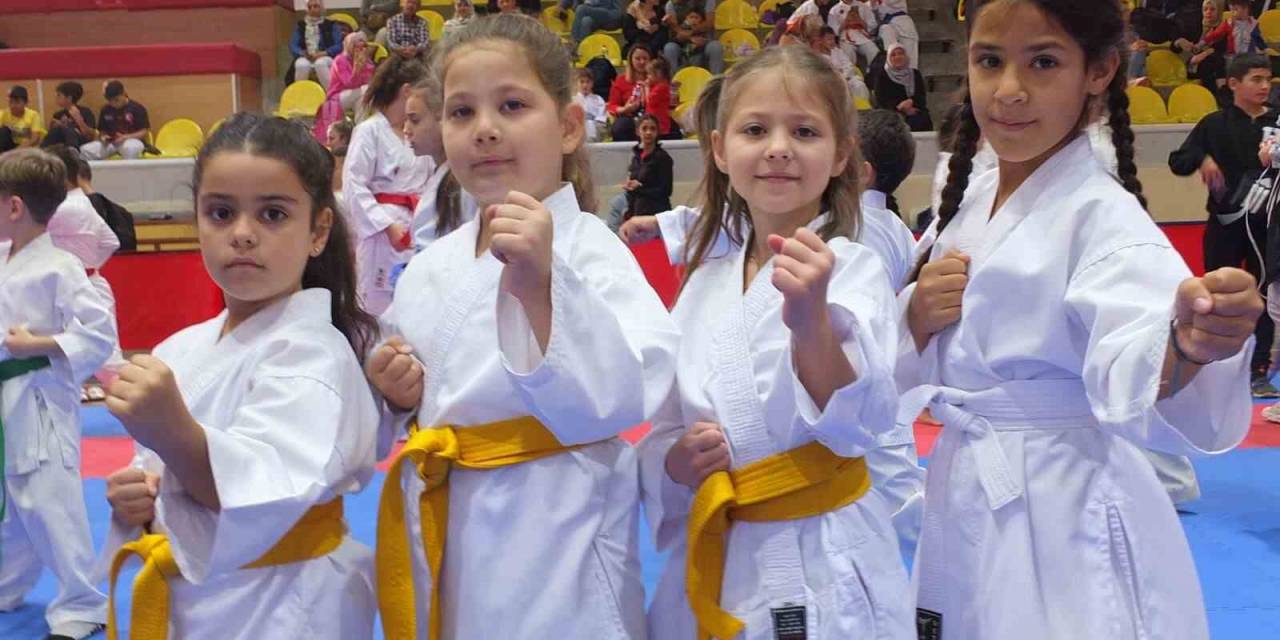 Manisa Bbsk Karate Takımı Yine Zirvede