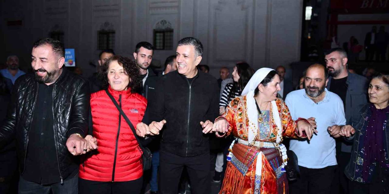 Esenyurt’ta "2. Kardeş Kültürler Festivali" Kortej Ve Gösterilerle Başladı