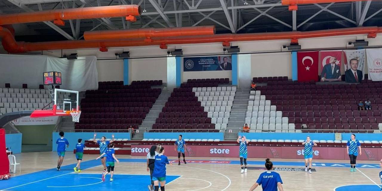 İzmit Belediyespor, Hatay Büyükşehir’i Mağlup Etti