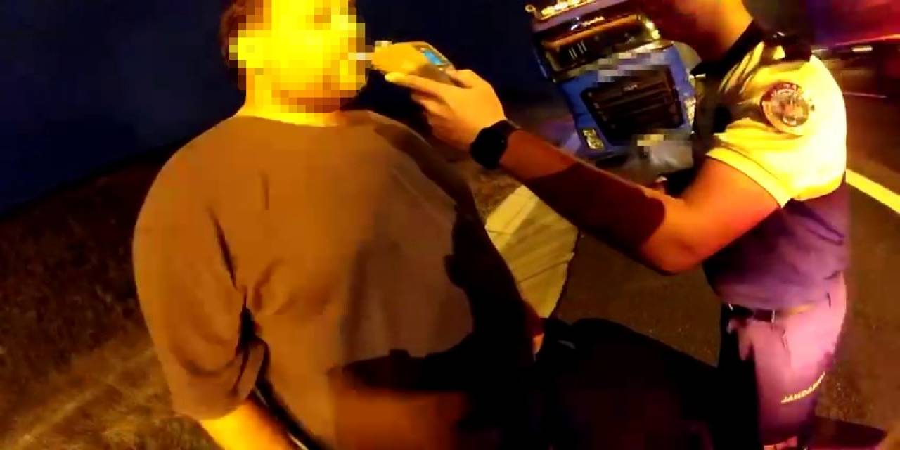 Trafik Jandarmasından Şoföre ’tik Tok’ Cezası