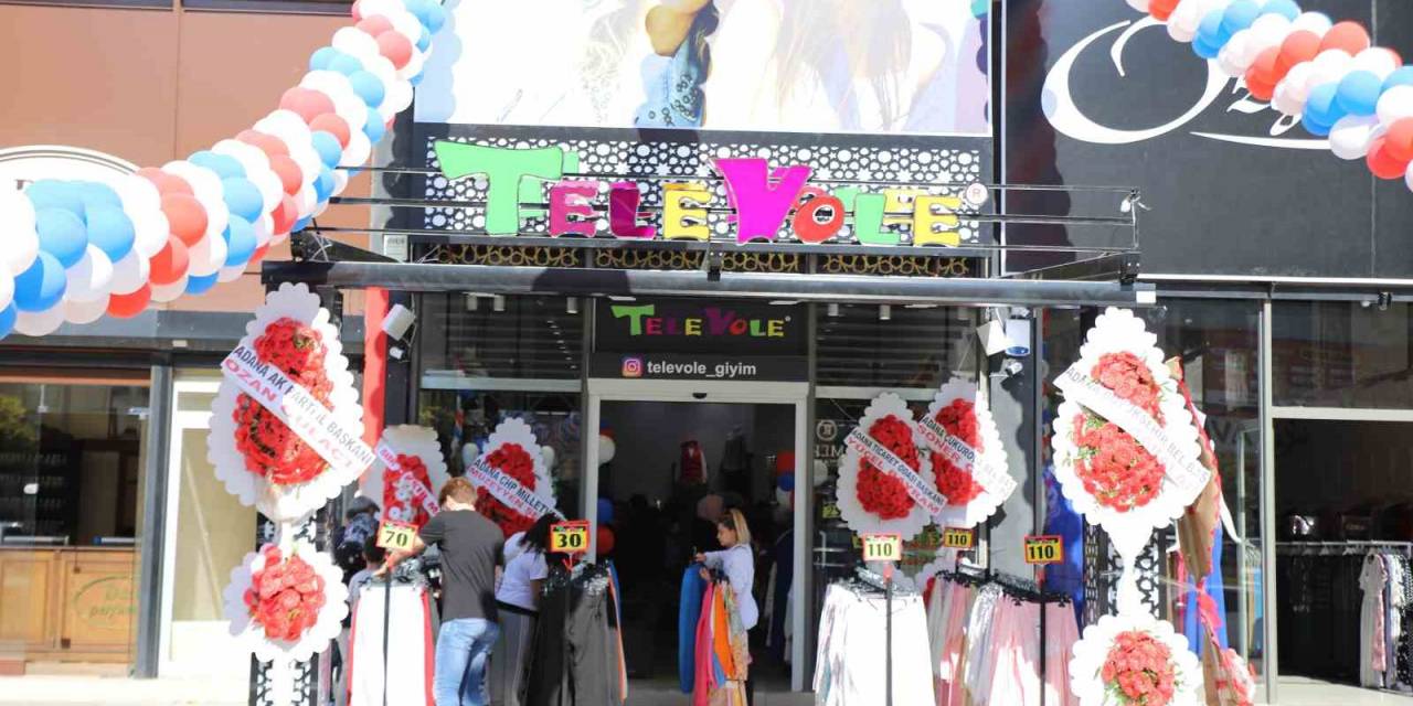 Gaziantepli Kadınlar İndirimli Ürünleri Almak İçin Birbiriyle Yarıştı