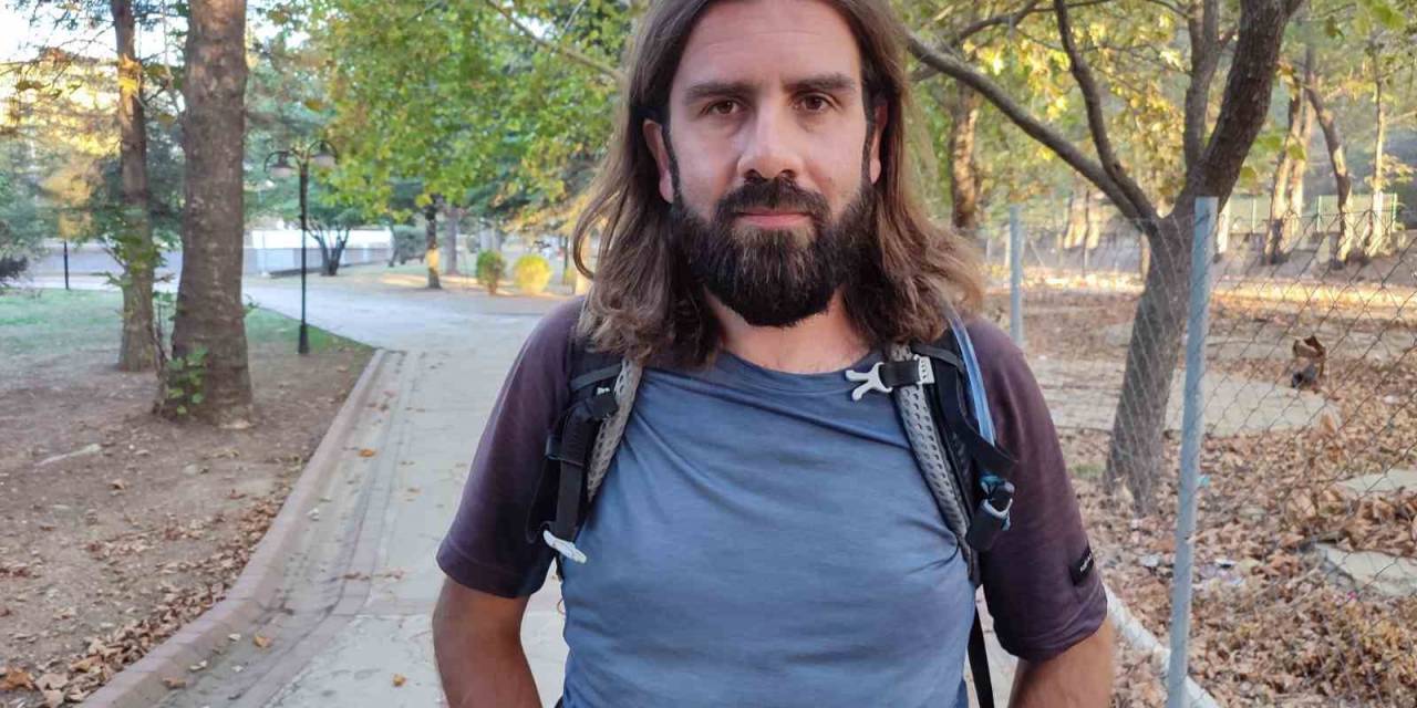 Covid-19’dan Vefat Eden Annesinin Anısına Fransa’dan Yürüyüşe Başlayan Etemoğlu Türkiye’ye Ayak Bastı