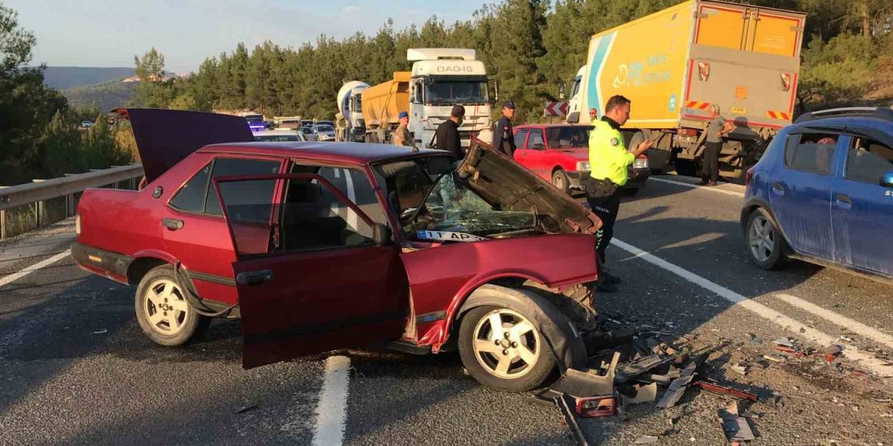 Bilecik’te Kamyon İle Otomobil Çarpıştı: 1 Ölü, 2 Yaralı