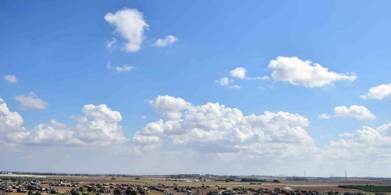 İsrail’in Gazze Sınırında Tank Ve Mühimmat Hareketliliği Sürüyor