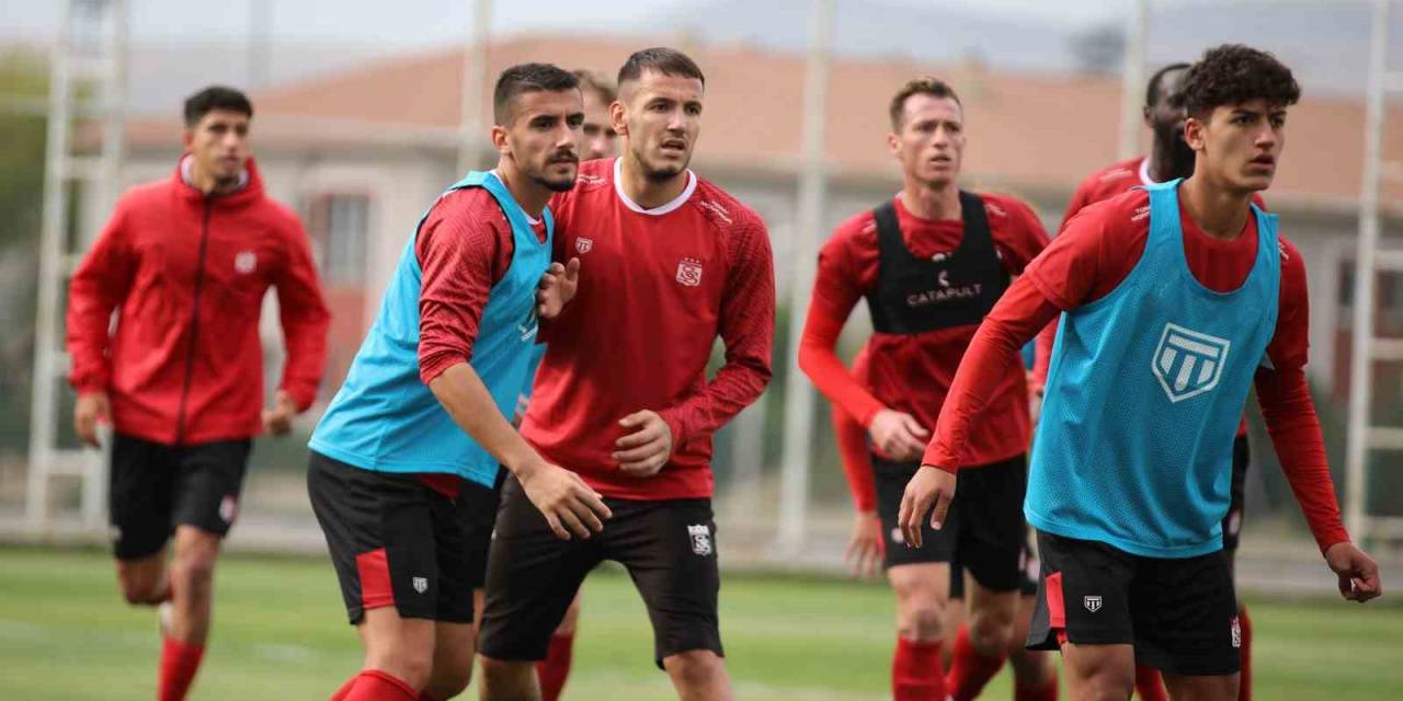 Sivasspor Antrenman Maçı Yaptı