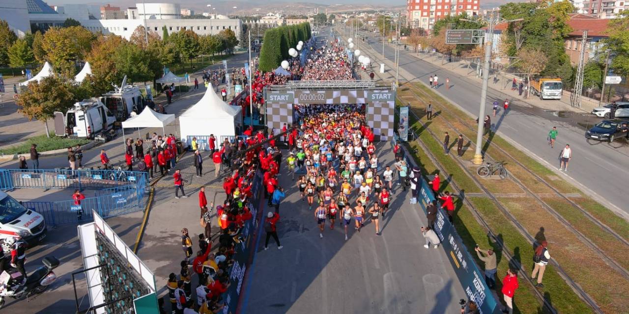 Binlerce Sporcu 2. Uluslararası Konya Yarı Maratonu’nda “İyilik” İçin Koştu