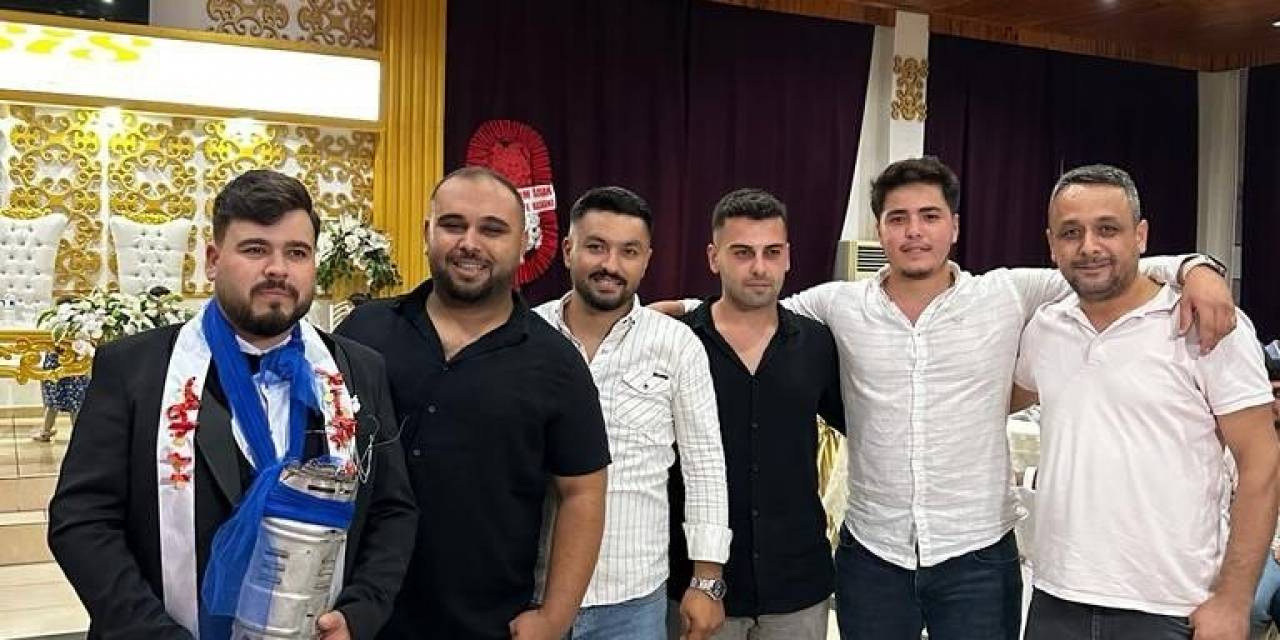 Damadın Arkadaşları Düğünde Altın Yerine “Katalizör” Taktı