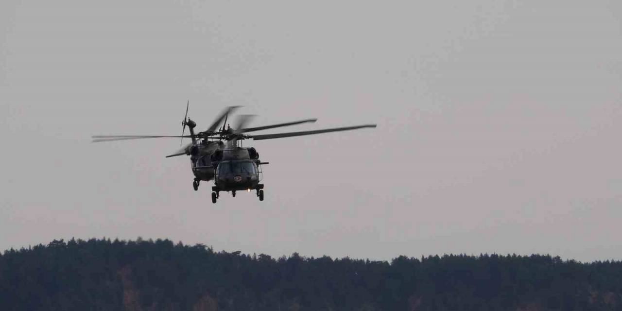 ’çelik Kanatlar’dan Havada Zeybek Gösterisi