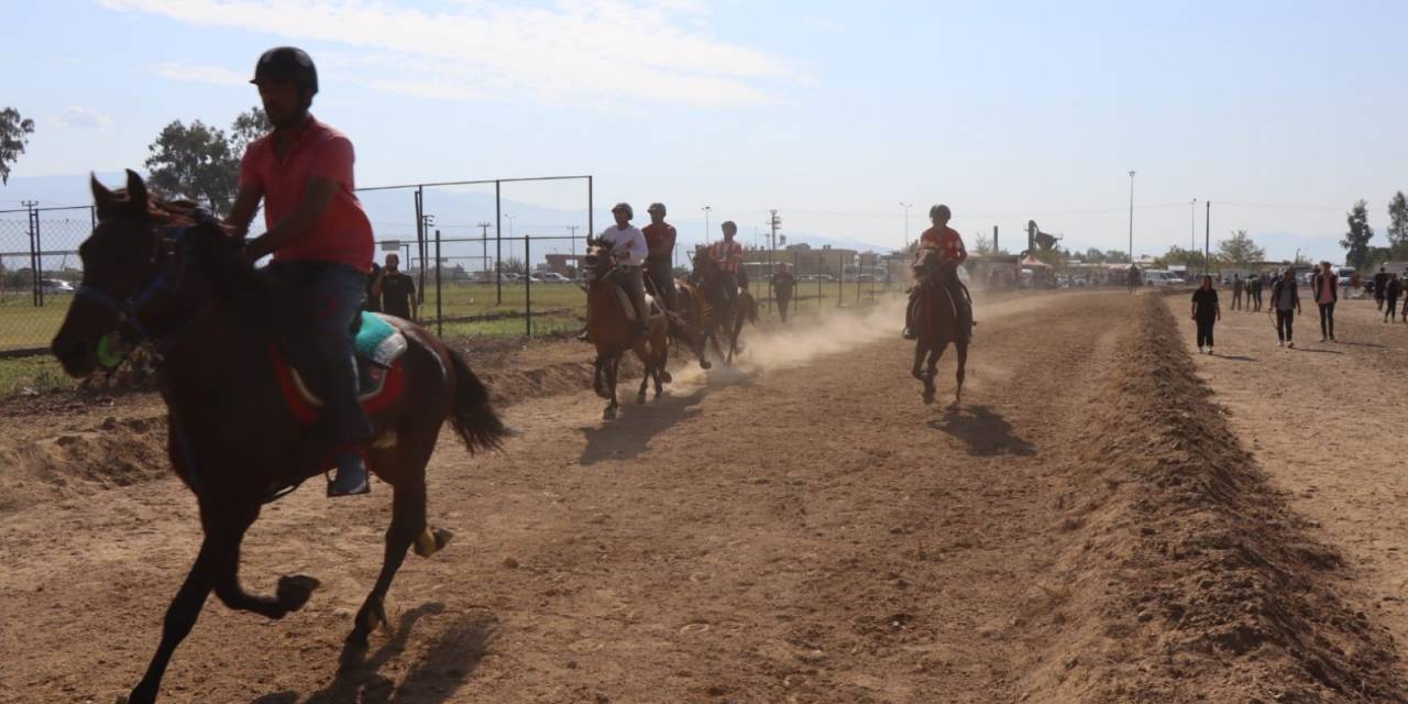 Nazilli’de Rahvan Atlar Birincilik İçin Yarıştı