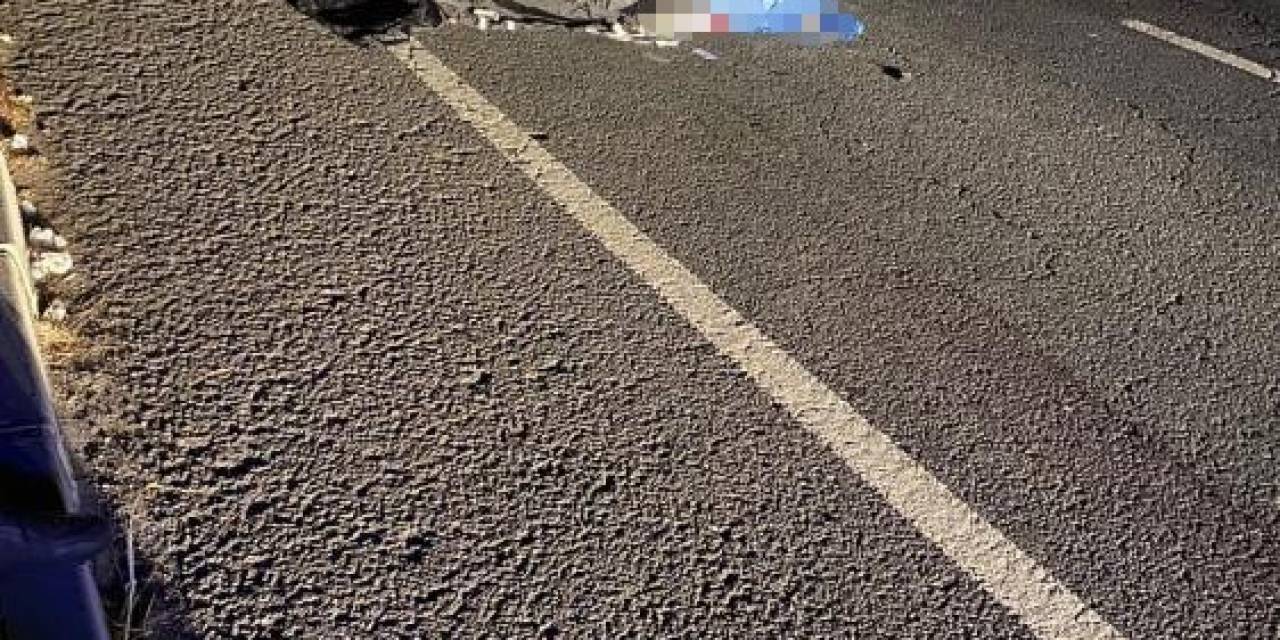 Yolun Karşısına Geçmeye Çalışan Adama Çarpıp Kaçtı