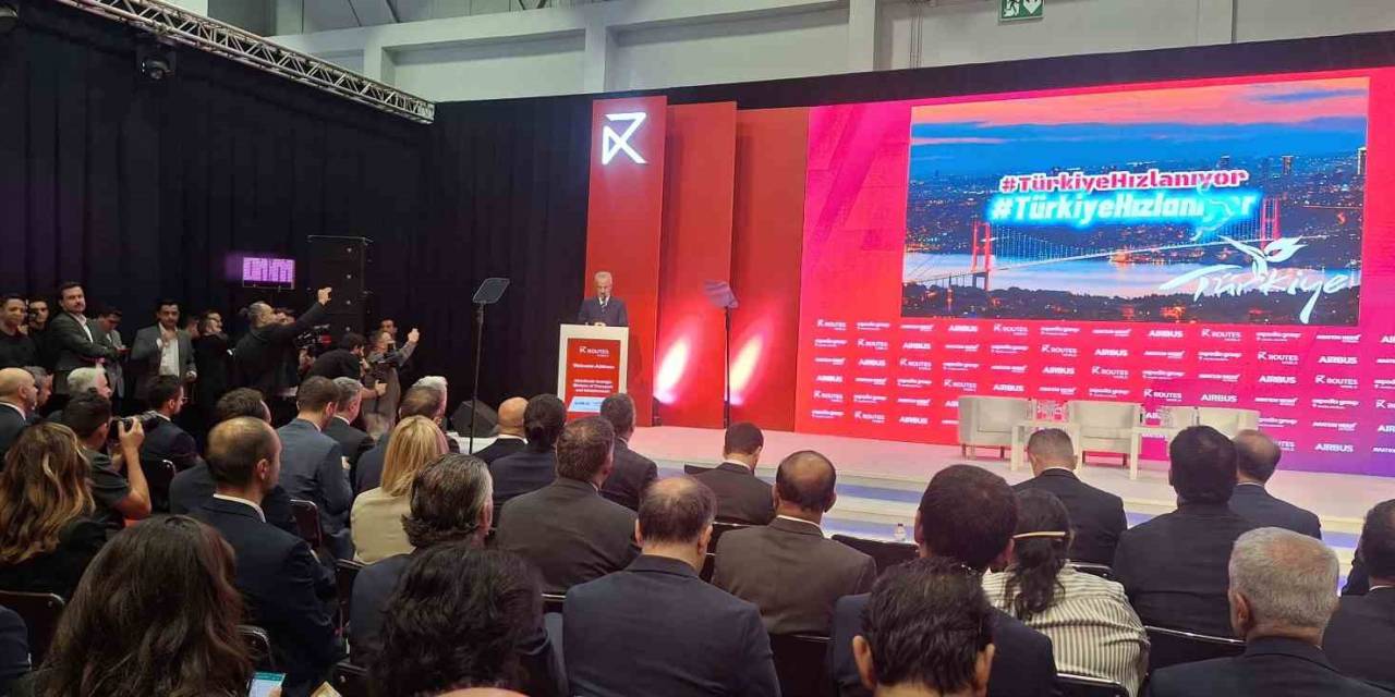 Bakan Uraloğlu: "Gökyüzünde Kurduğumuz Köprülerle Küresel Bir Havacılık Merkezi Olduk"