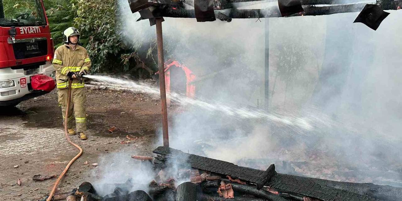 Sındırgı’da Mahalle Fırını Yandı