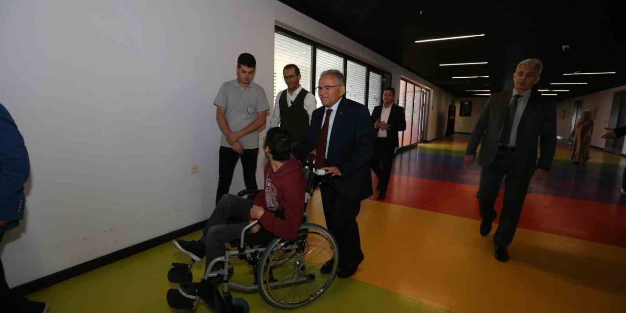 Engelsiz Yaşam Merkezine Kapalı Yüzme Havuzu