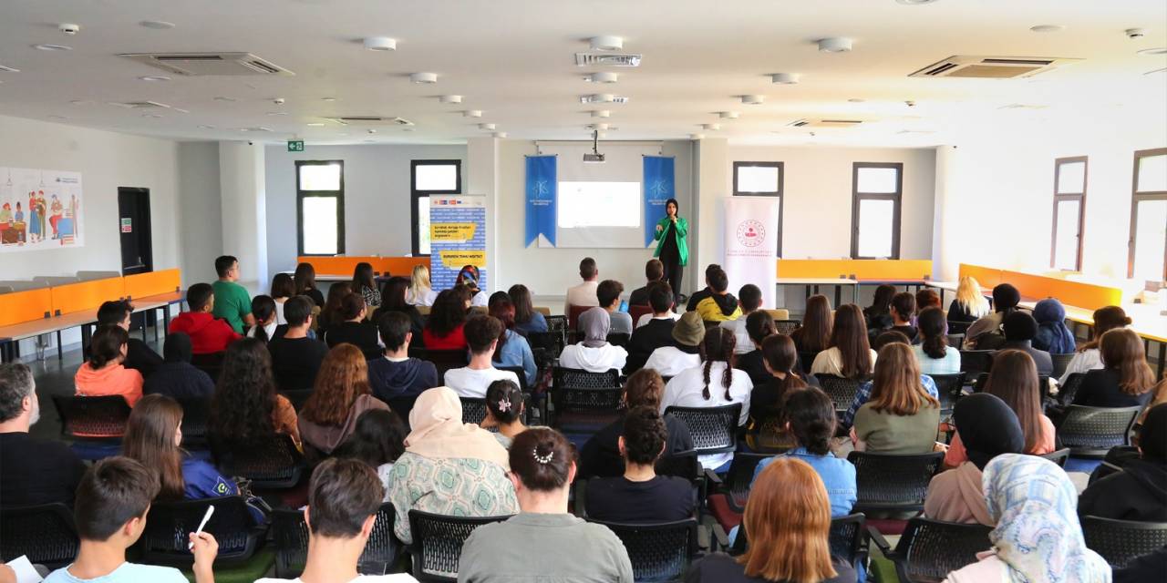 Küçükçekmecede “Erasmus Bilgilendirme Günleri” Gerçekleştirildi