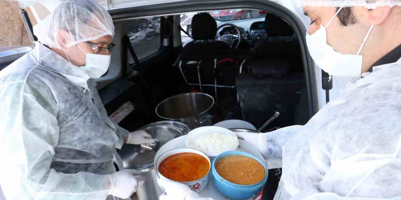 Büyükşehir Sosyal Belediyecilikte De Zirvede