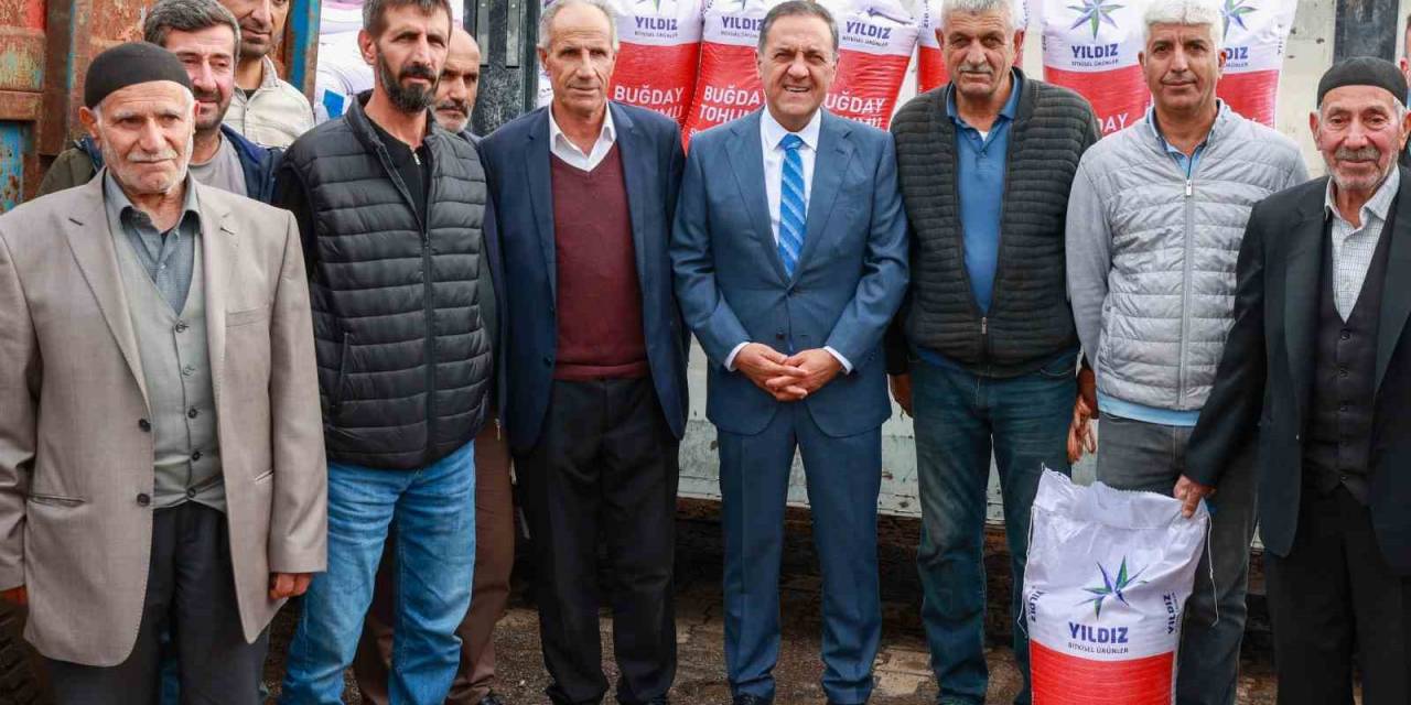Bingöl’de 400 Çiftçiye Hibeli Buğday Tohumu Dağıtıldı
