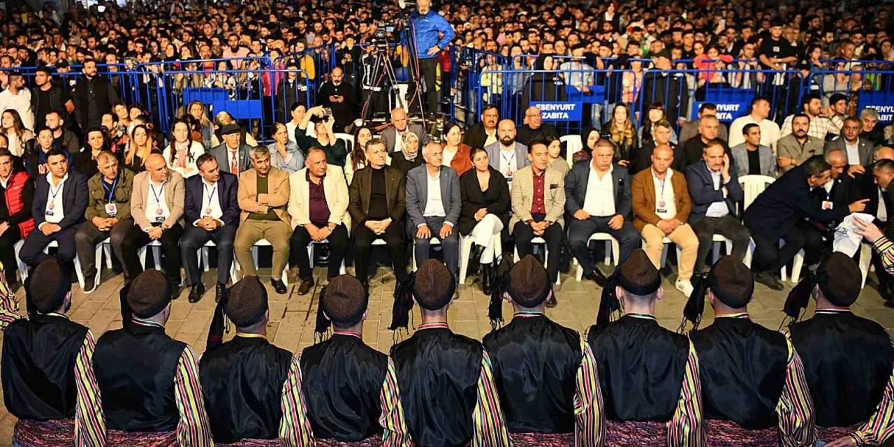 Esenyurt’ta "2. Kardeş Kültürler Festivali" Güneydoğu Gecesiyle Renkli Anlara Sahne Oldu