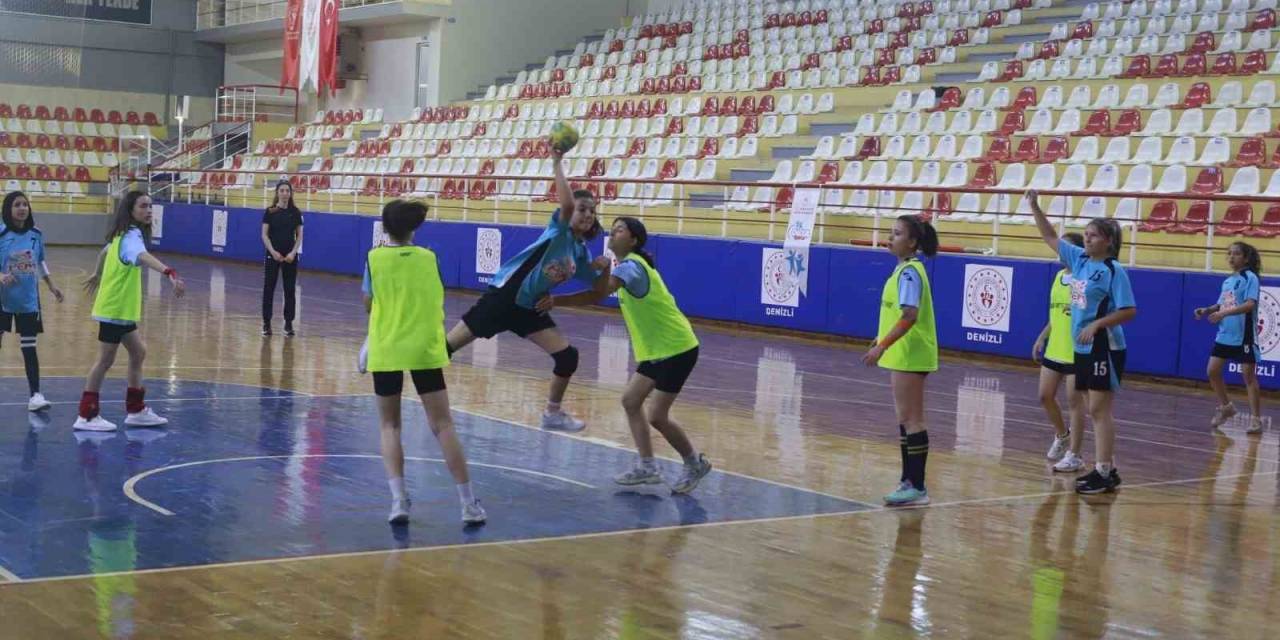 Denizli’de Hentbol Turnuvası Sona Erdi