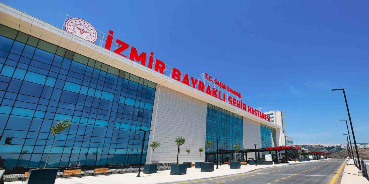 İzmir Şehir Hastanesi Hasta Kabulüne Başladı