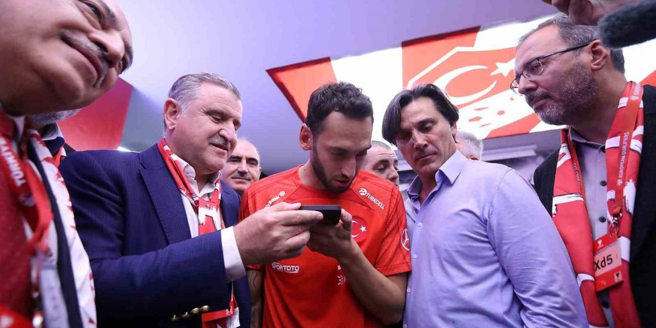 Cumhurbaşkanı Erdoğan’dan, A Milli Takım’a Tebrik Telefonu