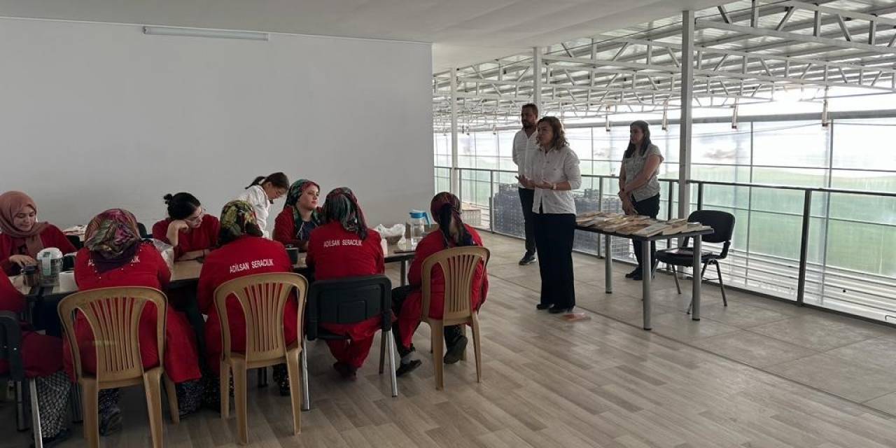 Bu Serada Çalışan Kadınlar İçin ‘Kitap Okuma’ Saati Başlatıldı