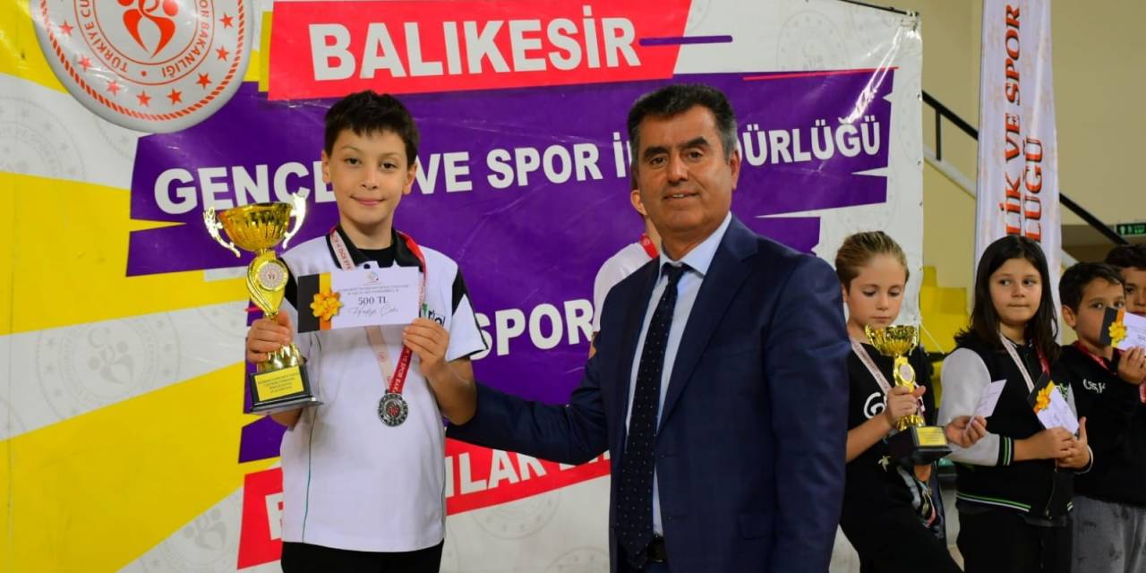 Cumhuriyet Kupası 2. Satranç Turnuvası Sona Erdi