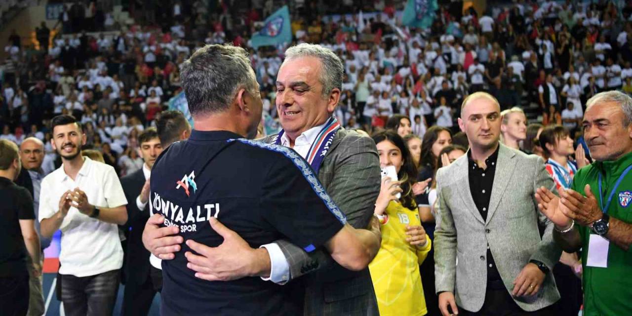 Türkiye’nin Kadın Hentbolde En İyisi Konyaaltı