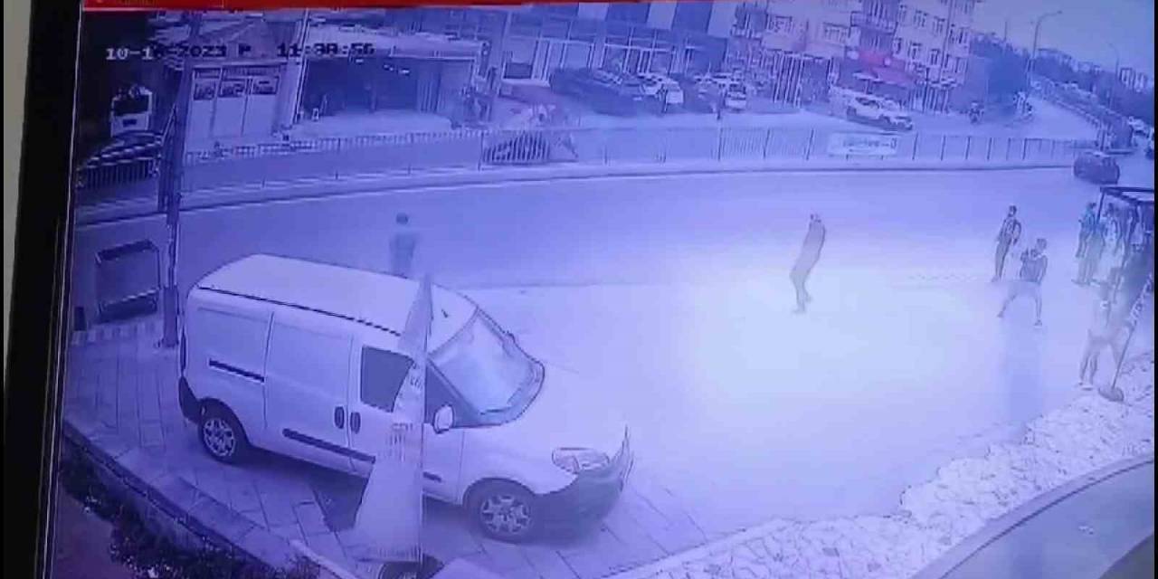 Maltepe’de Kontrolden Çıkarak Takla Atan Araç Kamerada