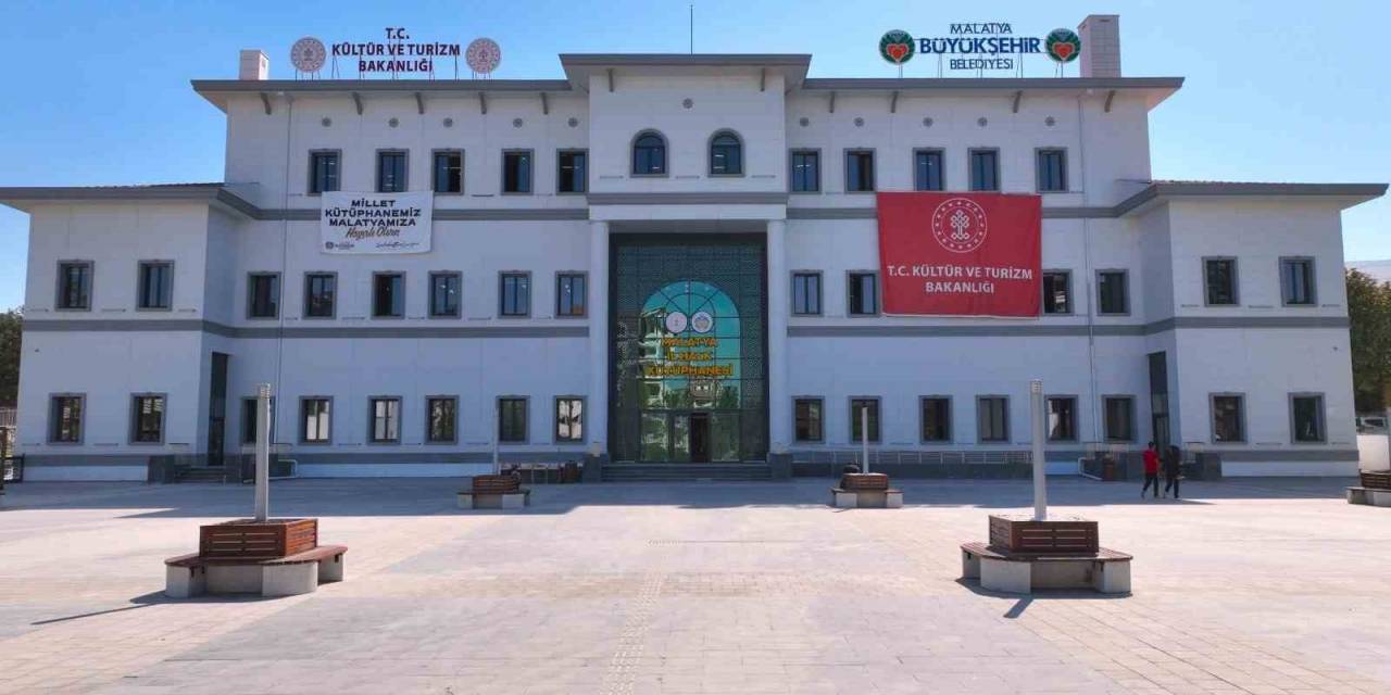 Malatya 100. Yıl İl Halk Kütüphanesi’ne Öğrencilerden Tam Not