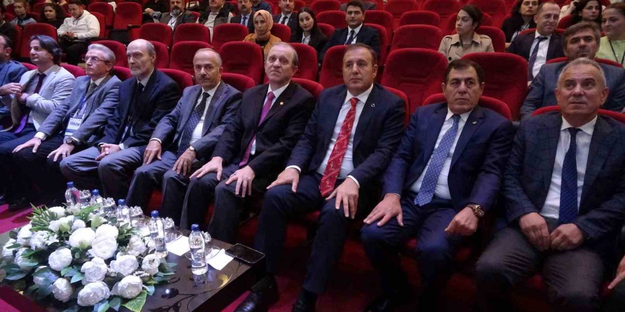 Trabzon’da Üniversiteler İşbirliğinde Turizm Çalıştayı Düzenlendi