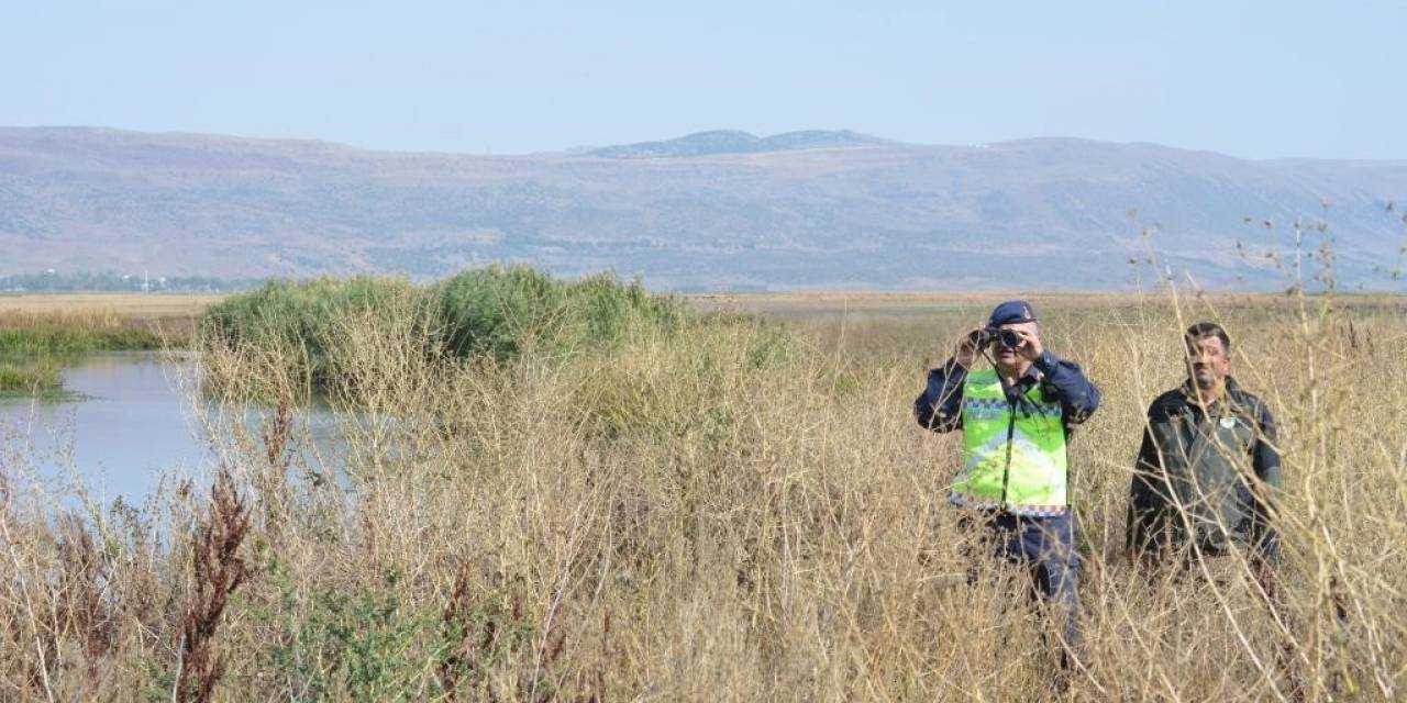 Muş’ta Yasak Malzemeyle Balık Avlayan 3 Kişi Hakkında İşlem Yapıldı