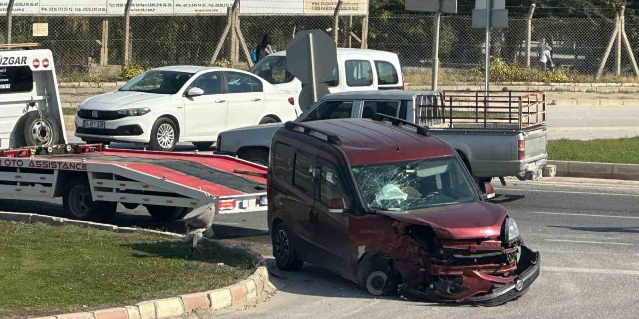 Bilecik’te Meydana Gelen Trafik Kazasında 2 Kişi Yaralandı