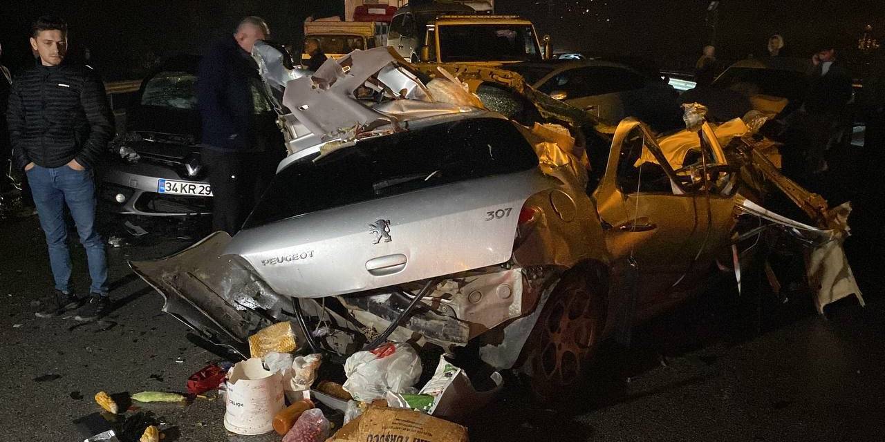 Kocaeli’de Ortalık Savaş Alanına Döndü: 26 Araç Kazaya Karıştı, 13 Kişi Yaralandı