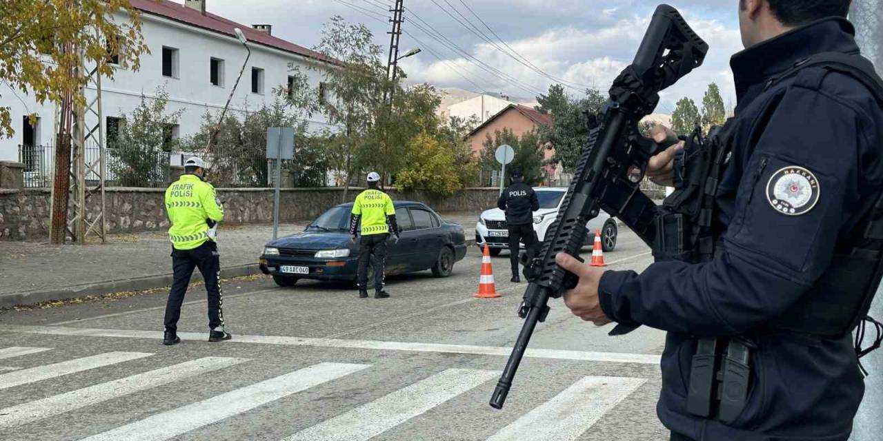 Yüksekova Polisinden Havadan Ve Karadan Trafik Denetimi