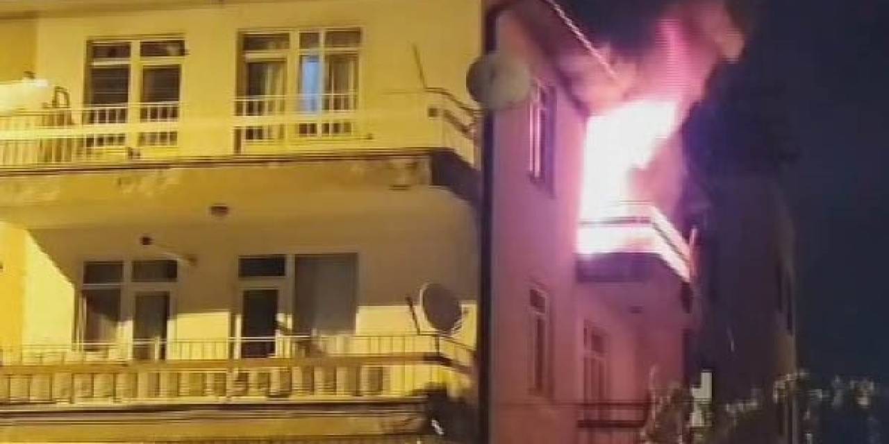 Ev Alev Alev Yandı, O Anlar Kameraya Yansıdı