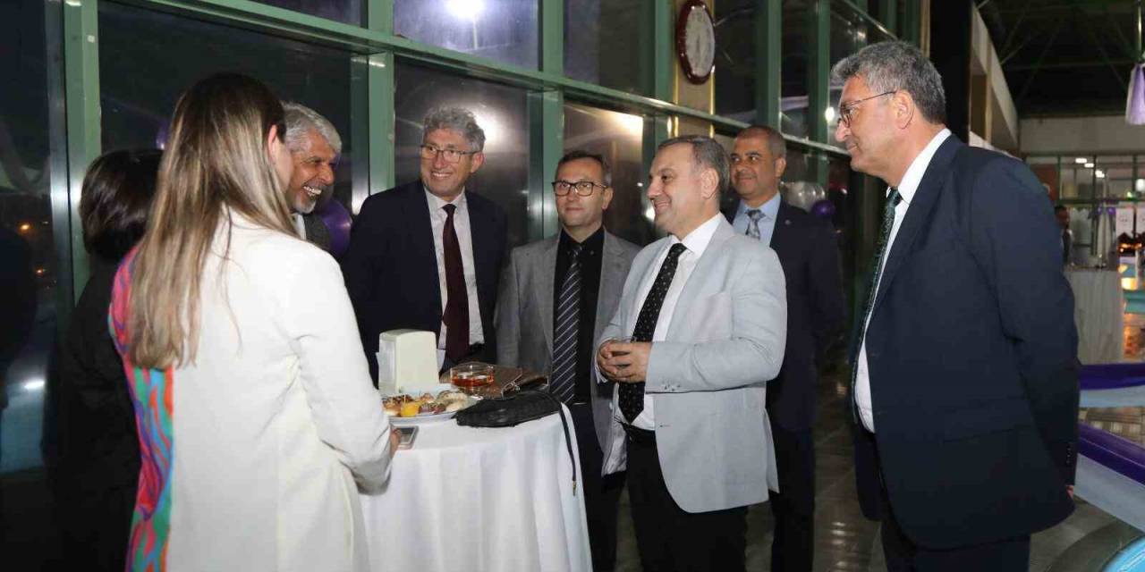 Erü’de ‘Rektör-akademisyenler Buluşması’ Başladı