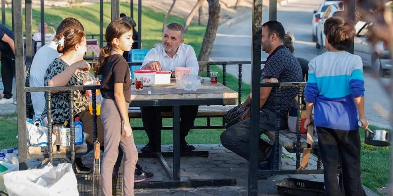 Sincan Belediye Başkanı Ercan: "Her Eli Sıkacaksınız, Her Haneye Gireceksiniz"