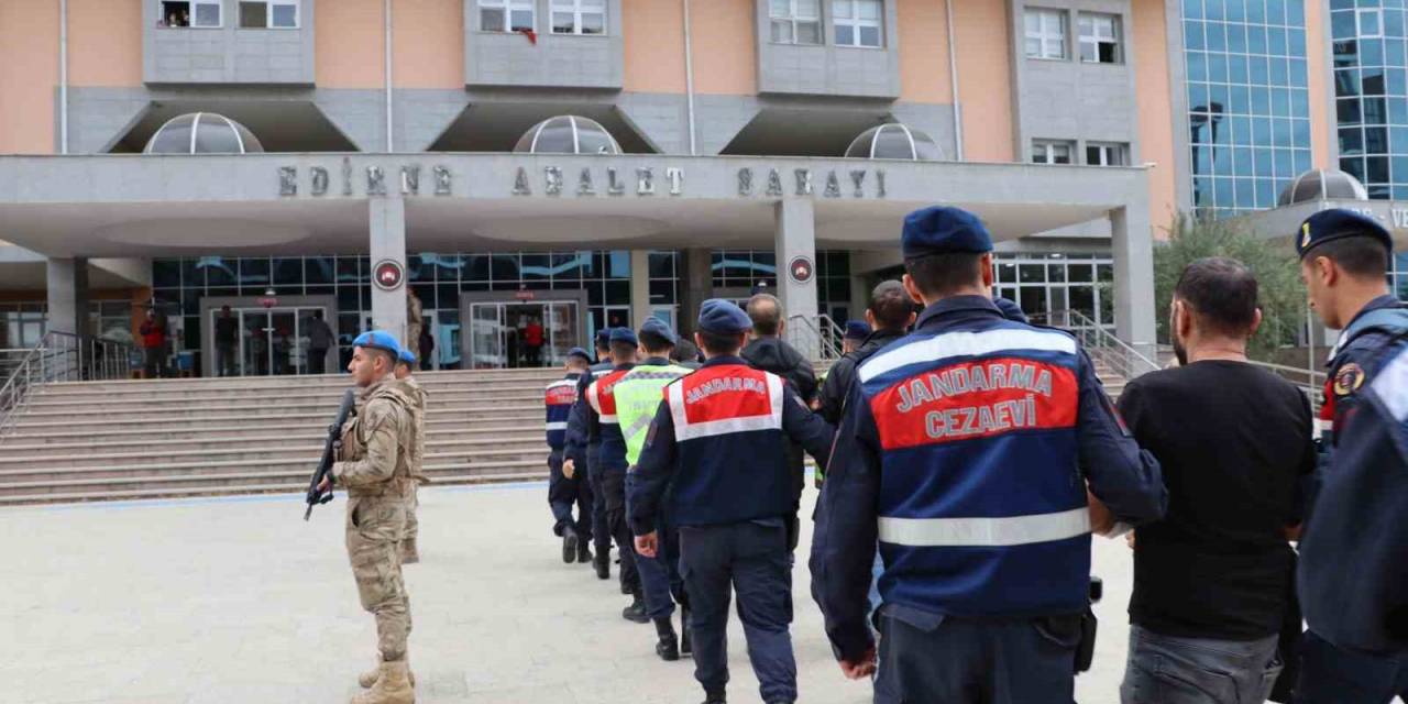 Yasa Dışı Yollarla Yurt Dışına Kaçmaya Çalışan 9 Şahıs Yakalandı
